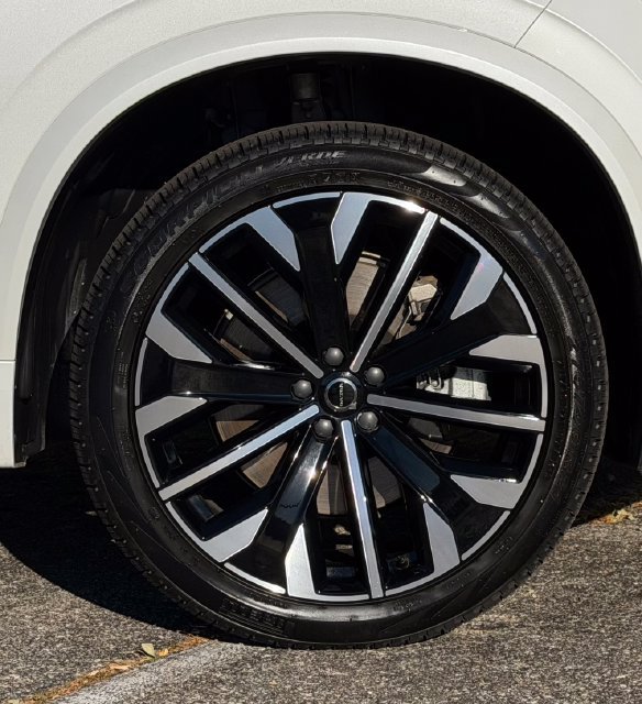 Used 2025 Volvo XC90 T8 Ultra w/ Protection Package Premier AWD/4WD image 14