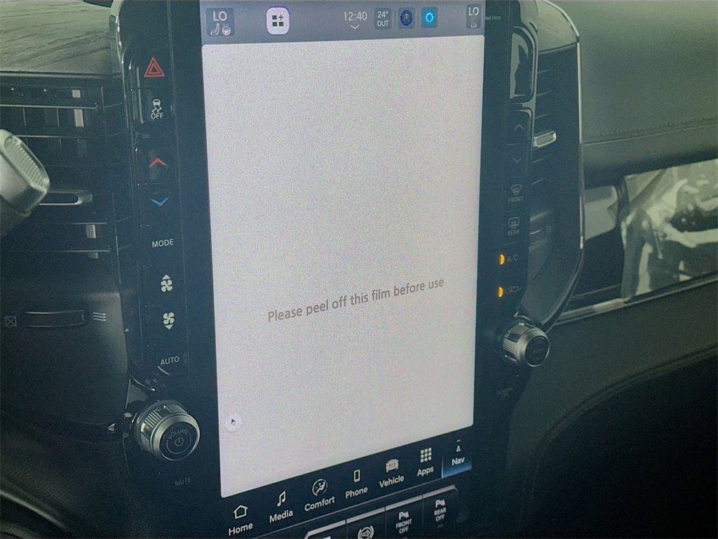 New 2025 RAM 3500 Limited w/ Towing Technology Group image 15