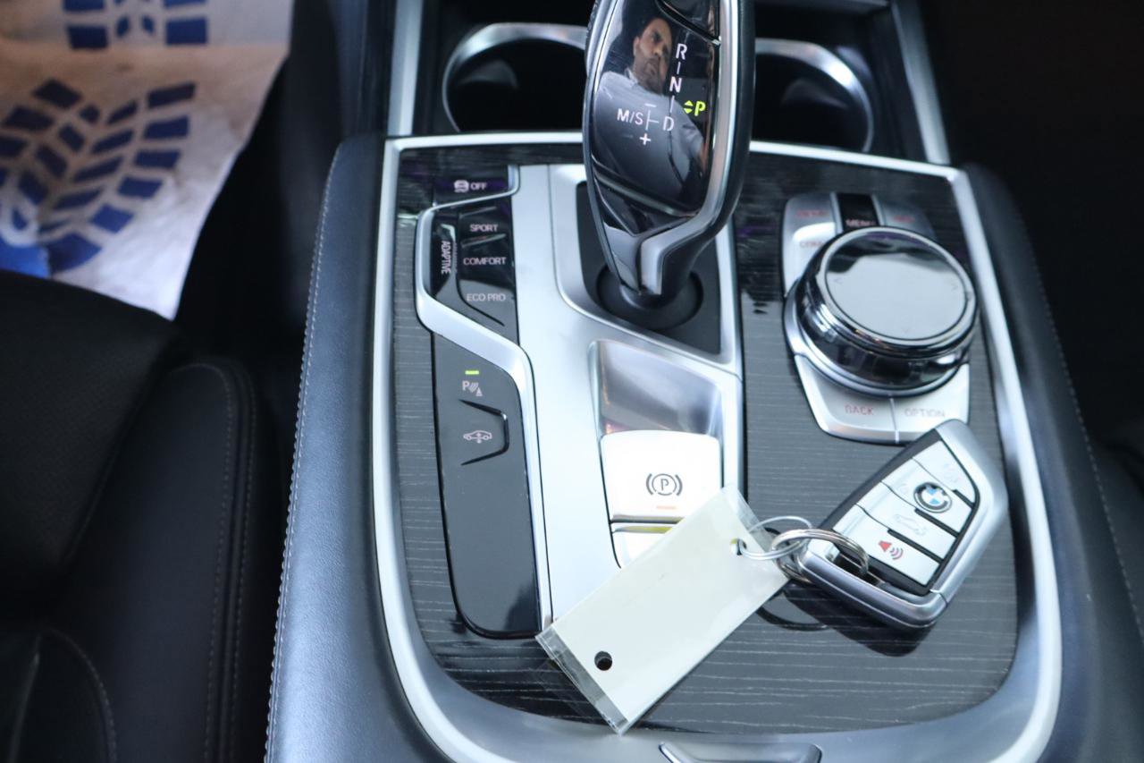 Used 2018 BMW 750i RWD image 19