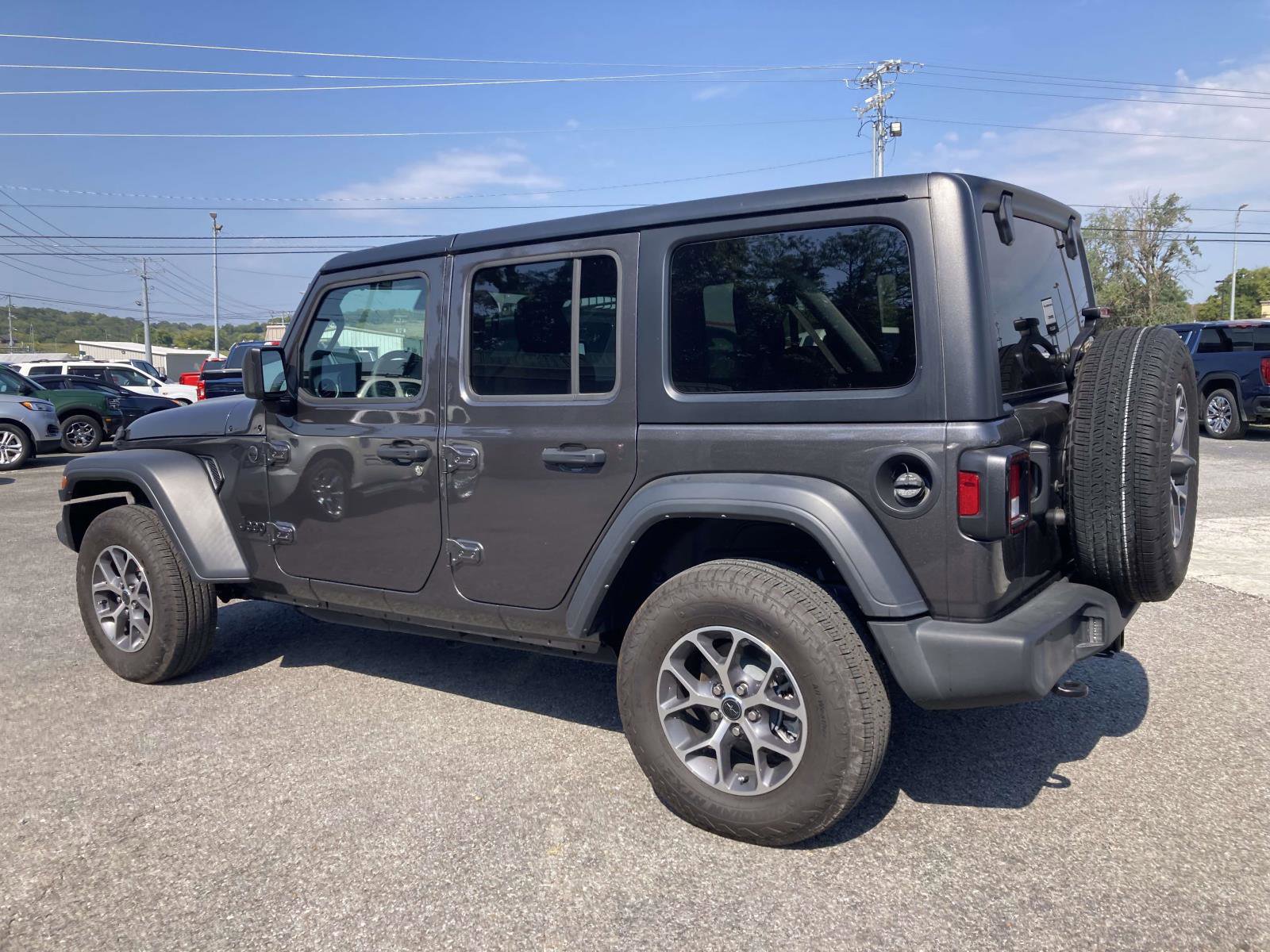 Used 2024 Jeep Wrangler Unlimited Sport image 4