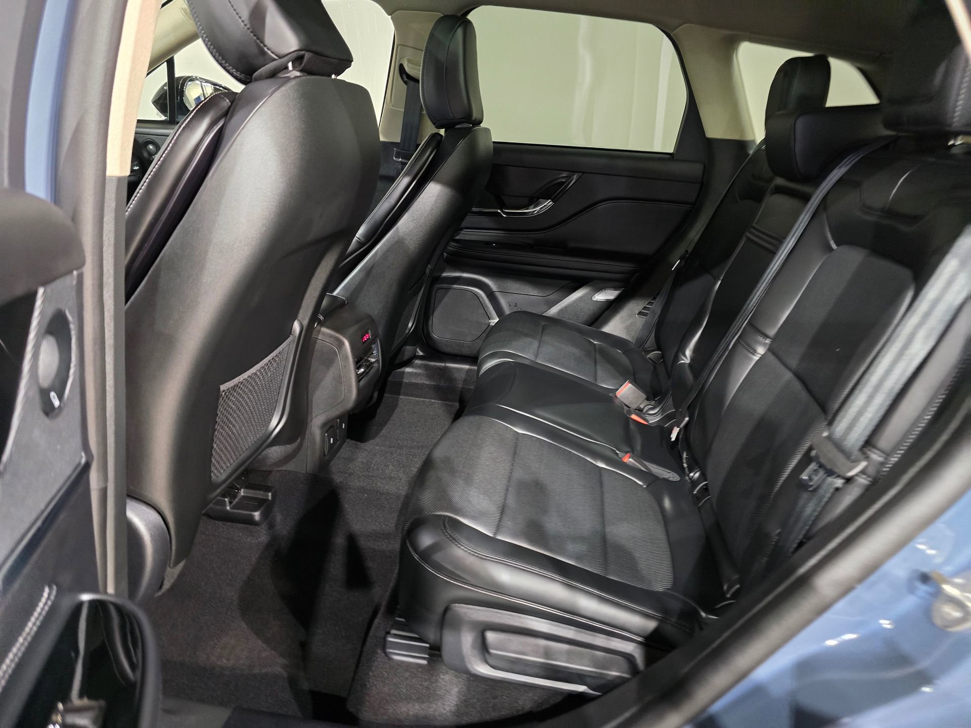 New 2025 Lincoln Corsair Reserve w/ Equipment Group 202A image 34