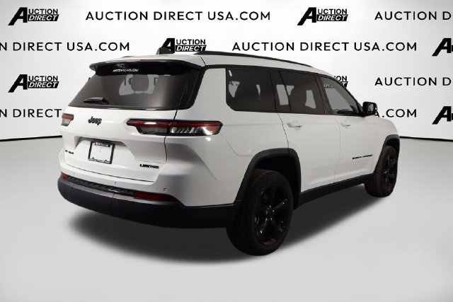 Used 2023 Jeep Grand Cherokee L Limited w/ Luxury Tech Group II AWD/4WD image 30
