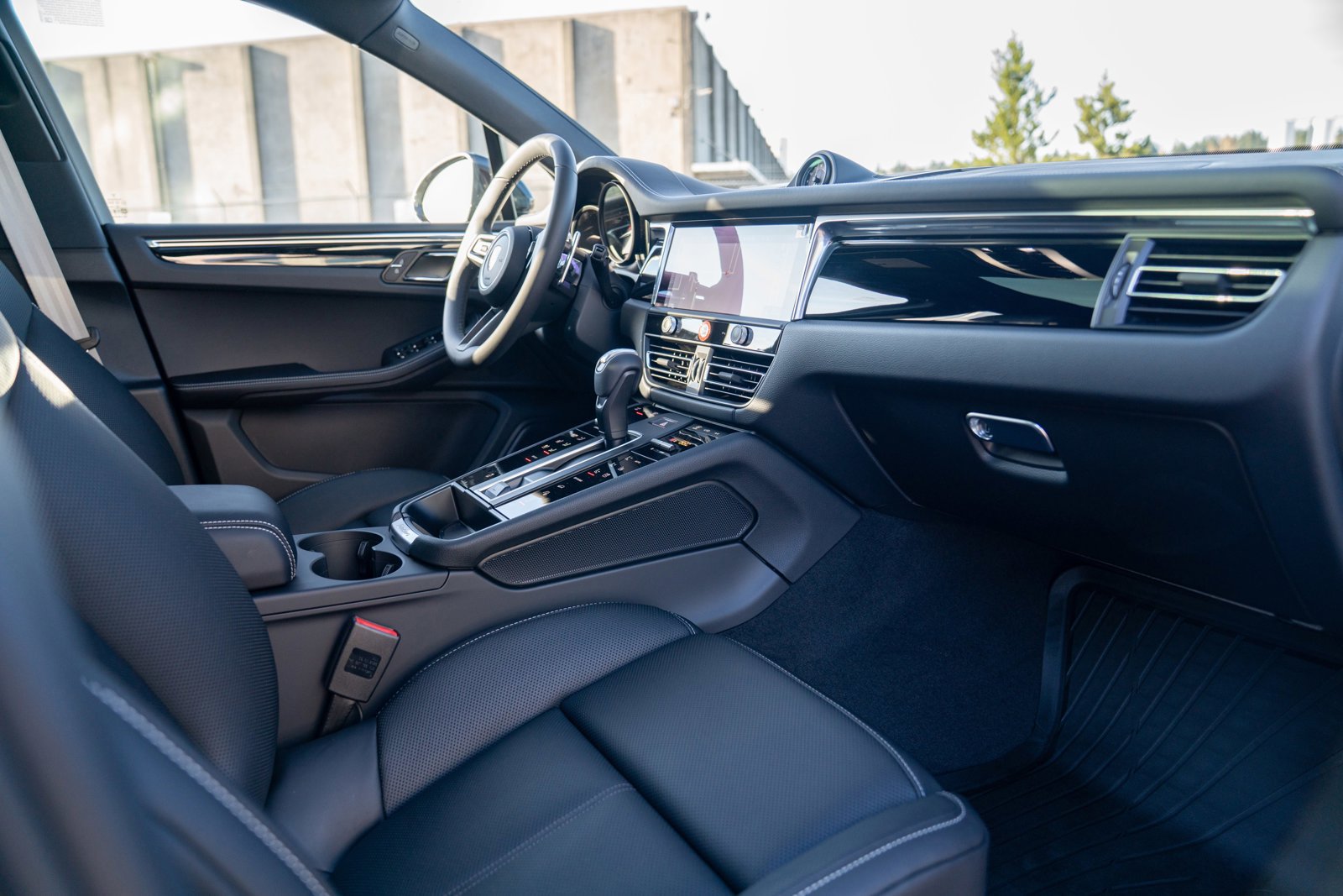 New 2026 Porsche Macan AWD/4WD image 26