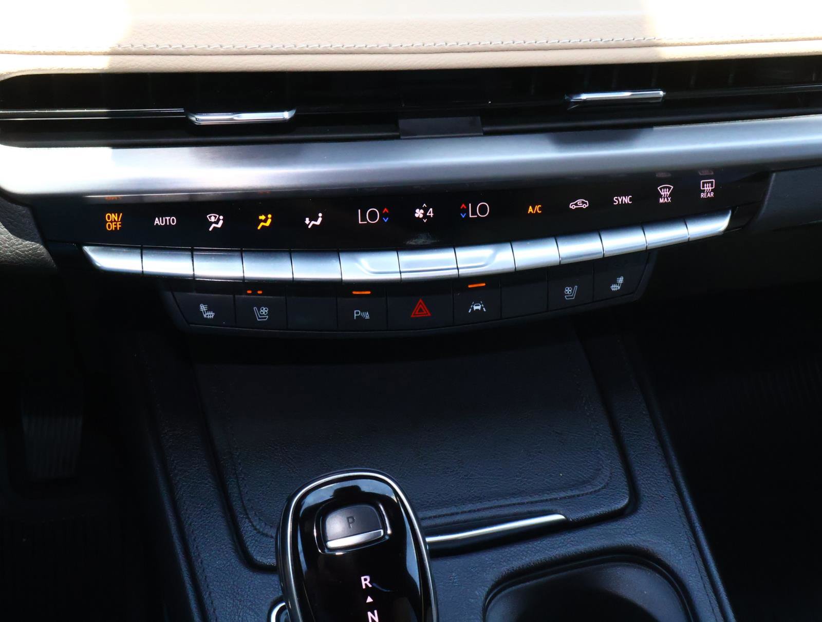 Used 2024 Cadillac XT4 Premium Luxury AWD/4WD image 28