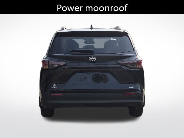 Certified 2026 Toyota Sienna XLE FWD image 8