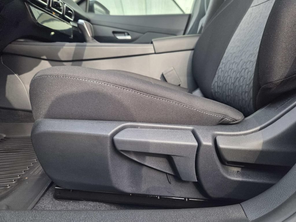 New 2026 Nissan Sentra SV w/ Floor Mat Package FWD image 8