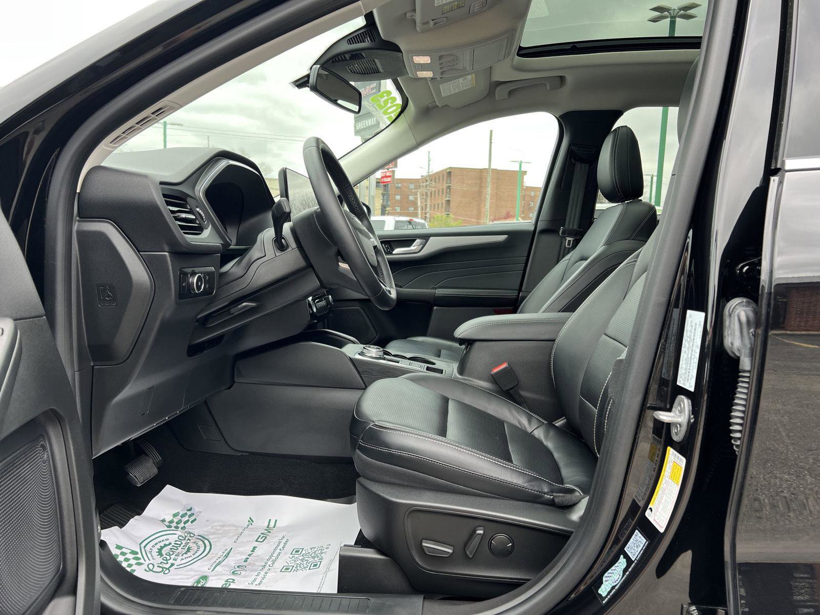 Used 2023 Ford Escape Platinum image 20