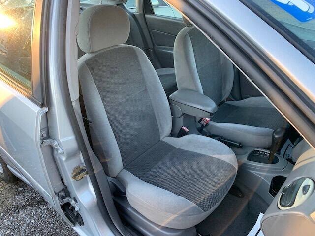 Used 2003 Ford Focus SE FWD image 19