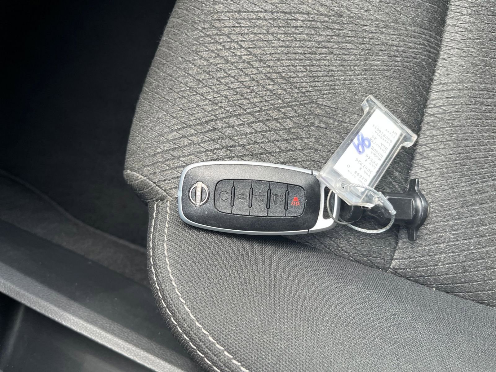 Used 2025 Nissan Rogue SV image 27