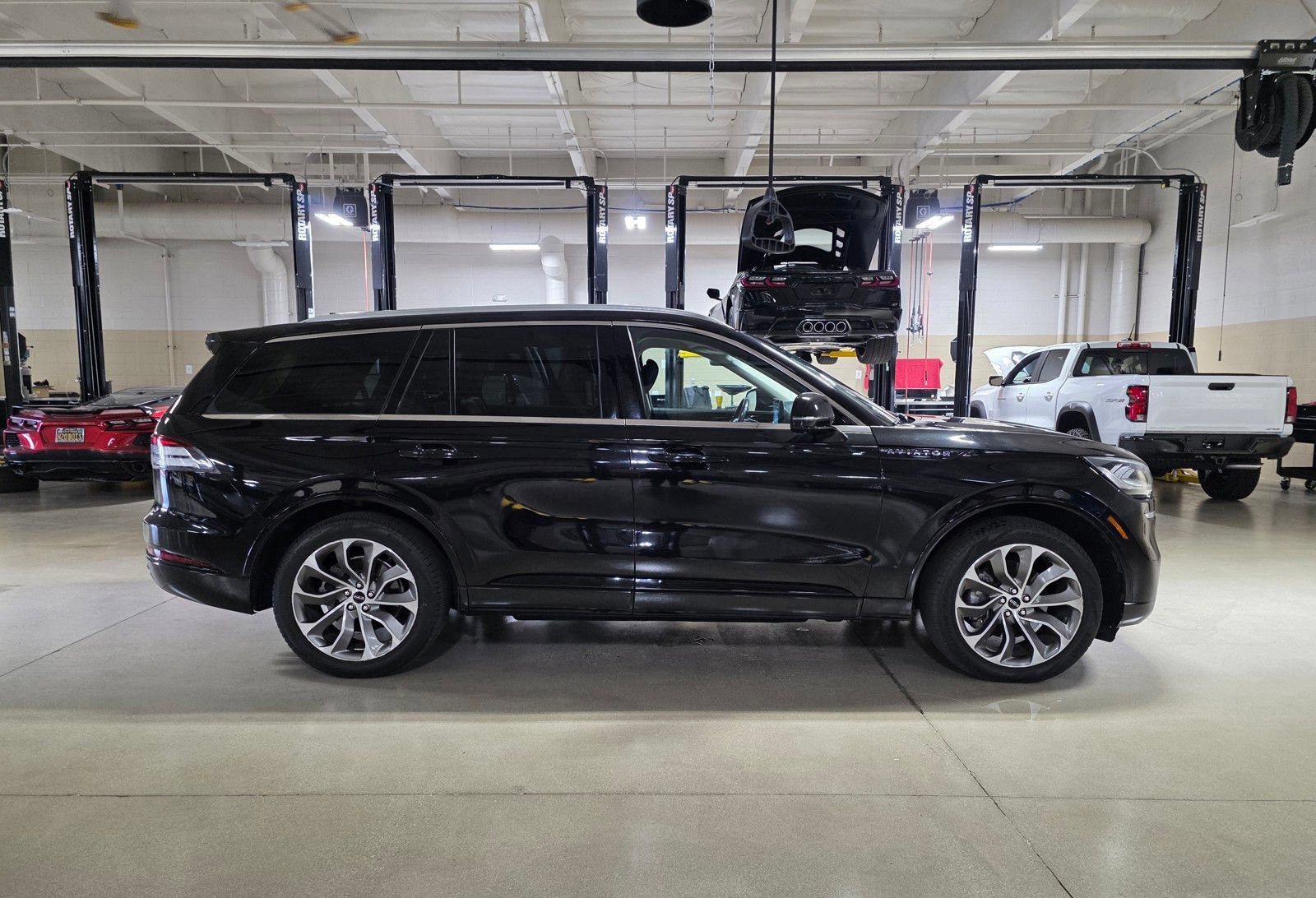 Used 2020 Lincoln Aviator Grand Touring w/ Elements Package Plus AWD/4WD image 8