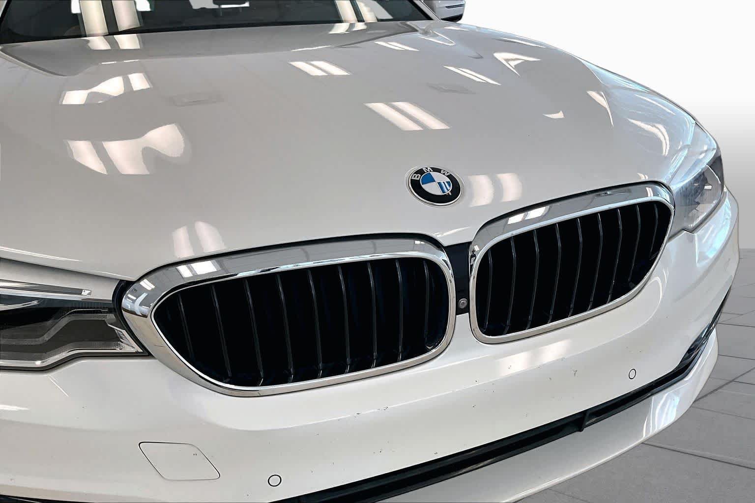 Used 2020 BMW 530i w/ Premium Package RWD image 27