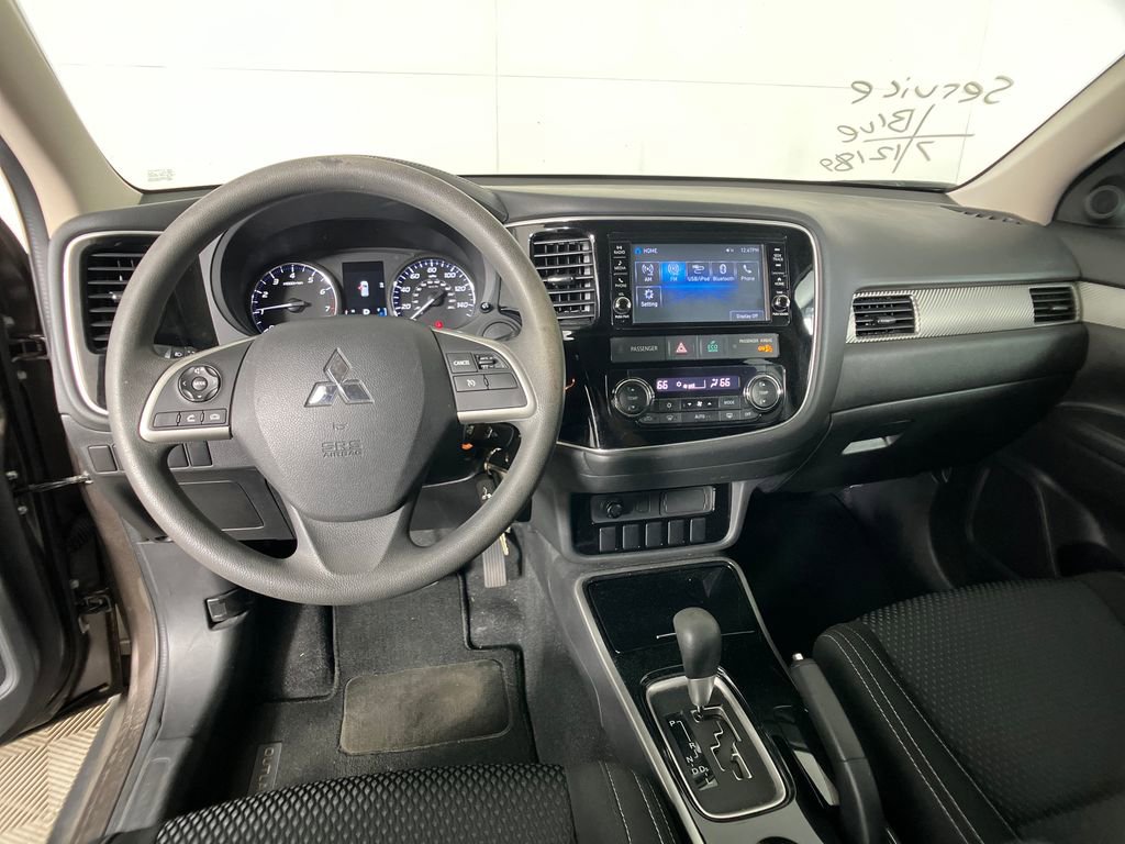 Used 2018 Mitsubishi Outlander ES image 6