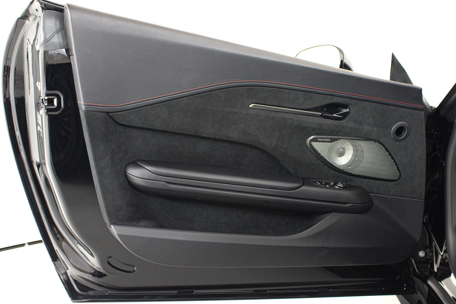 Used 2026 Aston Martin V8 Vantage S RWD image 40