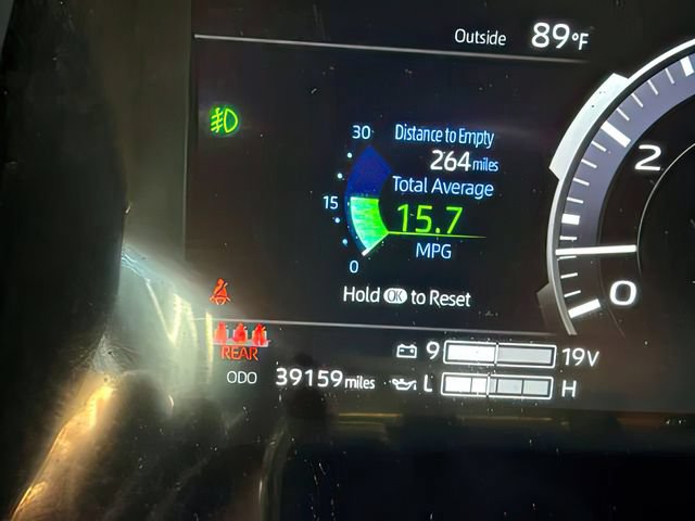 Used 2025 Toyota Tundra Limited AWD/4WD image 32