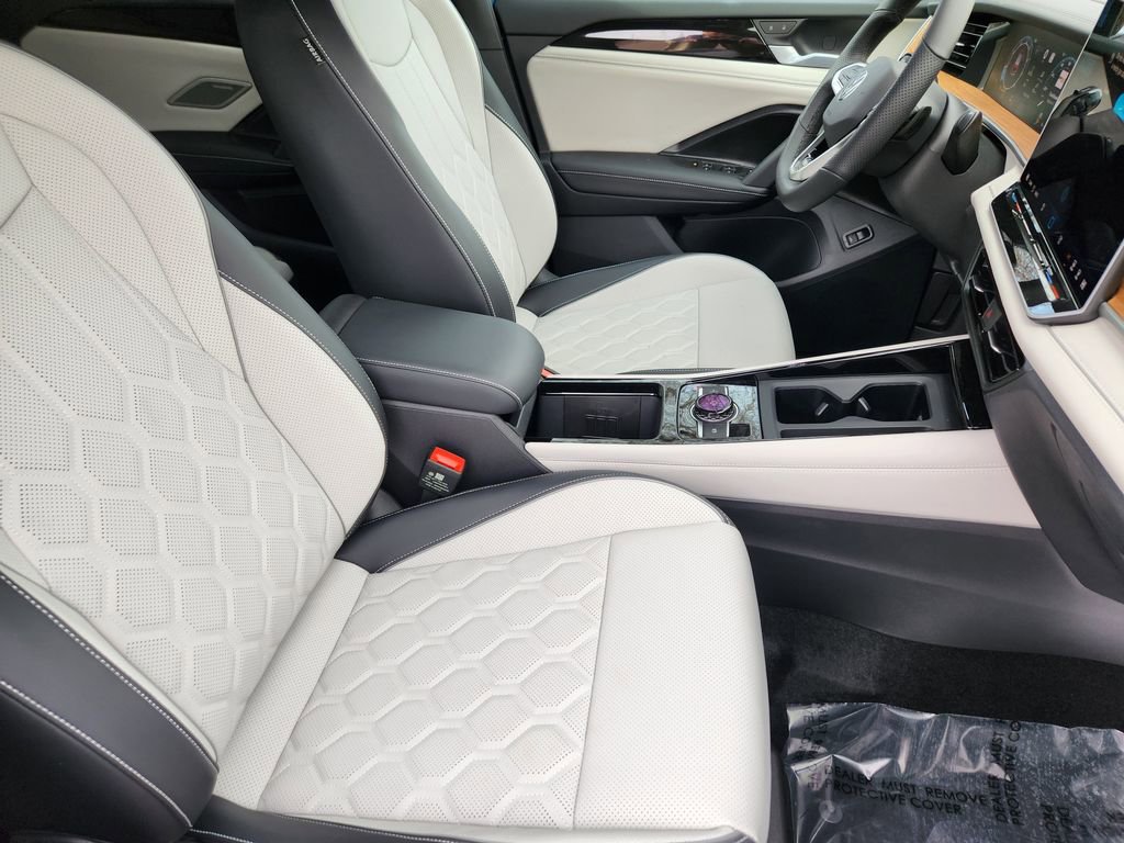 New 2026 Volkswagen Tiguan SEL R-Line image 5