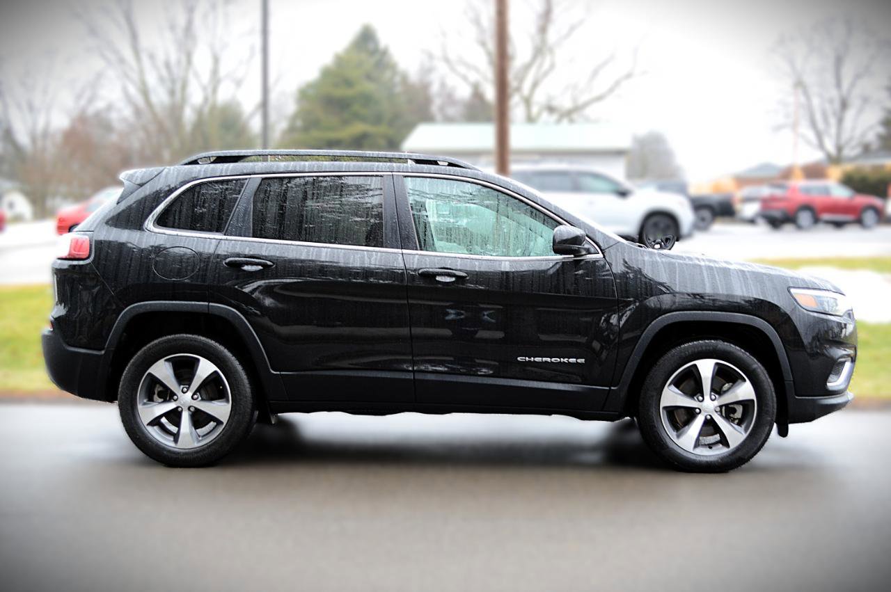 Used 2022 Jeep Cherokee Limited image 4