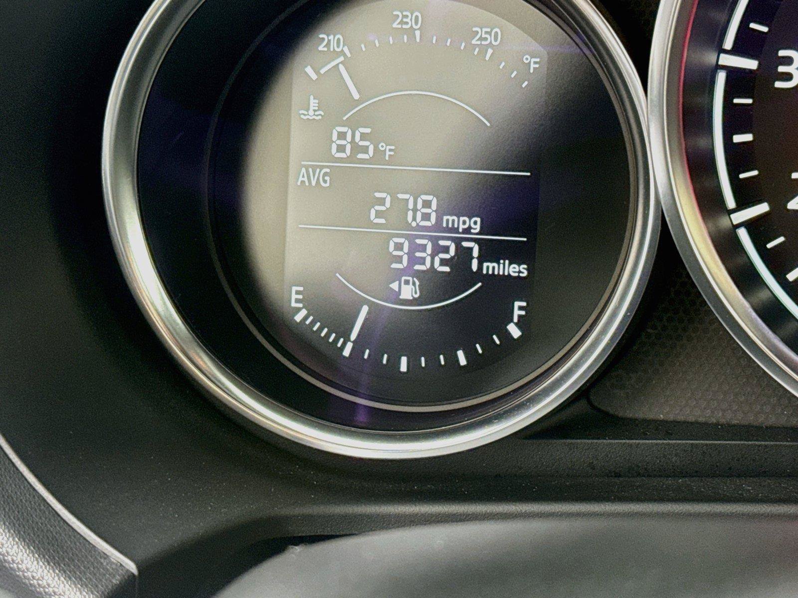 Used 2023 MAZDA MX-5 Miata Club RWD image 14