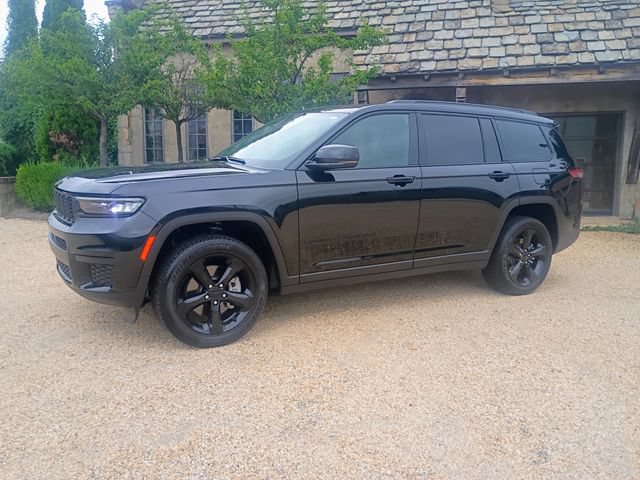 Used 2025 Jeep Grand Cherokee L Altitude RWD image 5