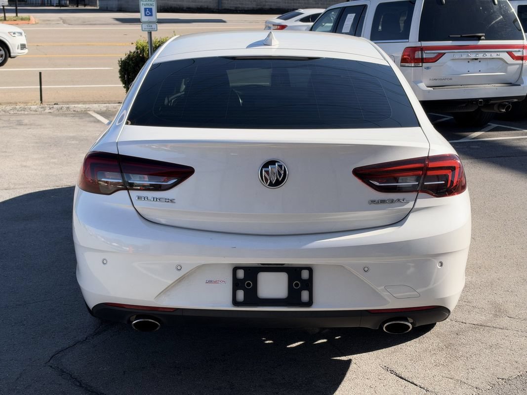 Used 2018 Buick Regal Essence w/ Driver Confidence Package #1 FWD image 5
