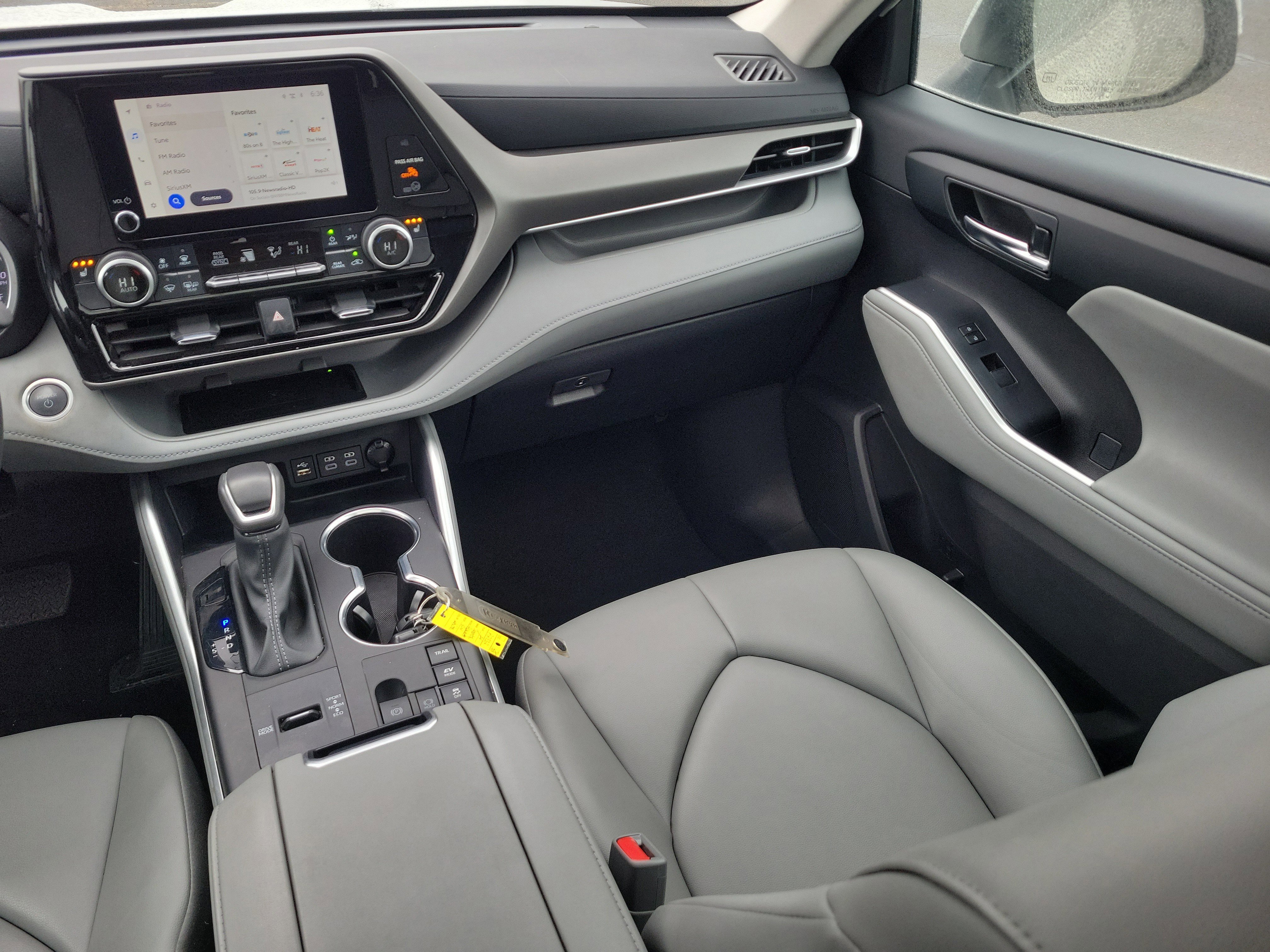 Used 2024 Toyota Highlander XLE image 15