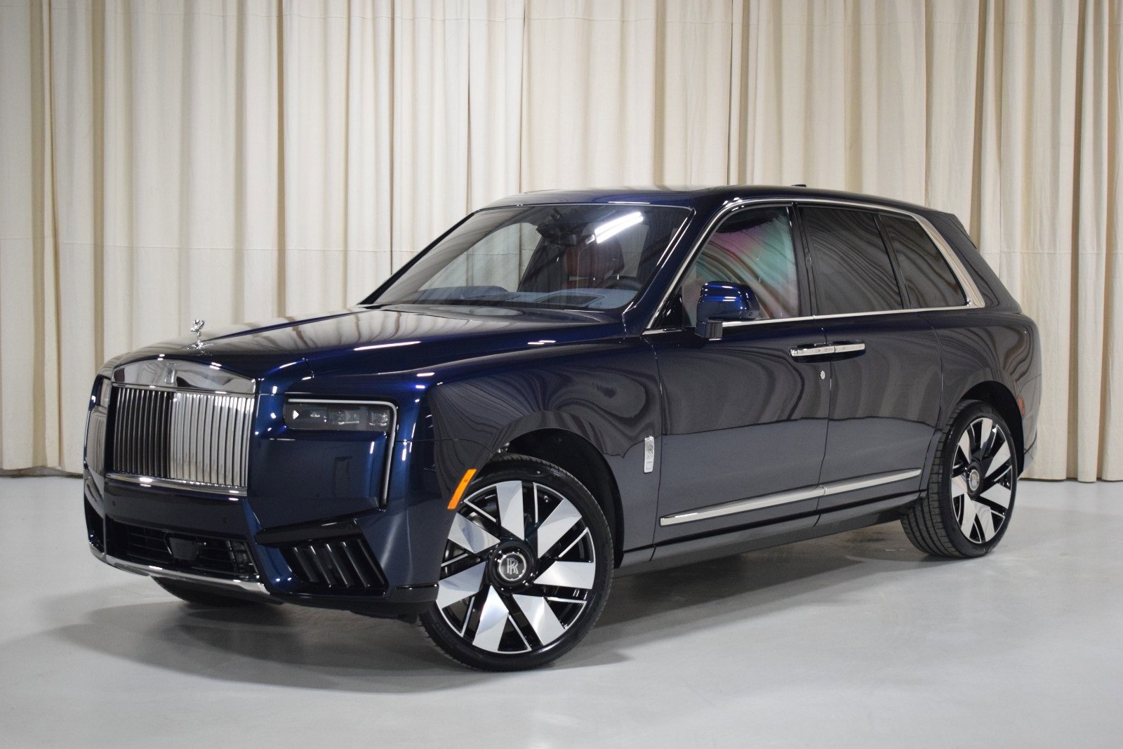New 2026 Rolls-Royce Cullinan video 1