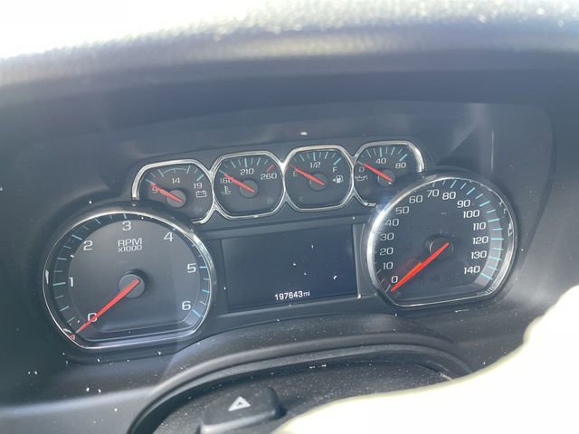 Used 2017 Chevrolet Suburban LT image 4