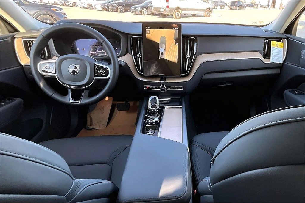 New 2026 Volvo XC60 B5 Plus w/ Climate Package AWD/4WD image 7