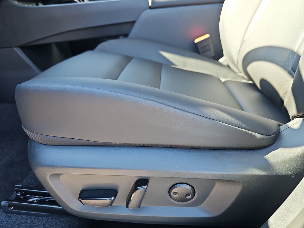 New 2026 Nissan Rogue Dark Armor FWD image 32
