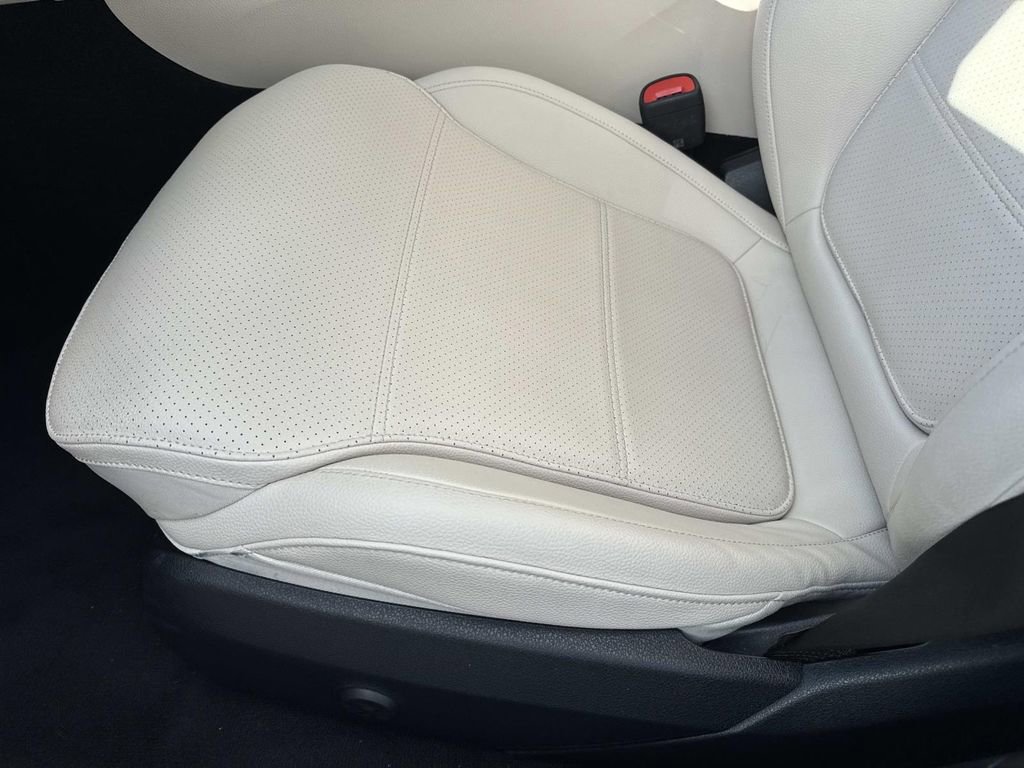 Used 2024 Mercedes-Benz C 300 Sedan image 17