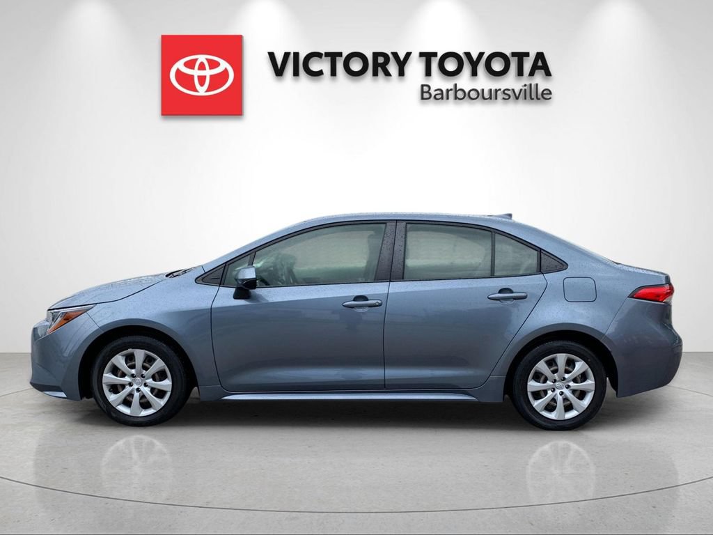Used 2022 Toyota Corolla LE FWD image 2