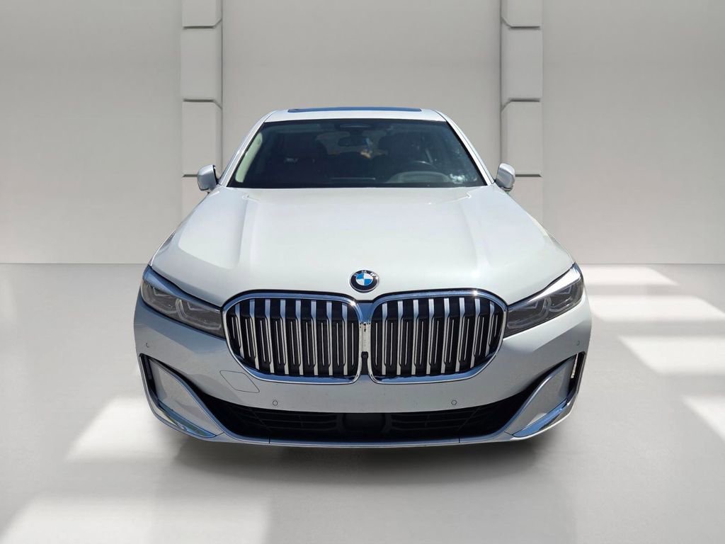 Used 2020 BMW 745e xDrive AWD/4WD image 3