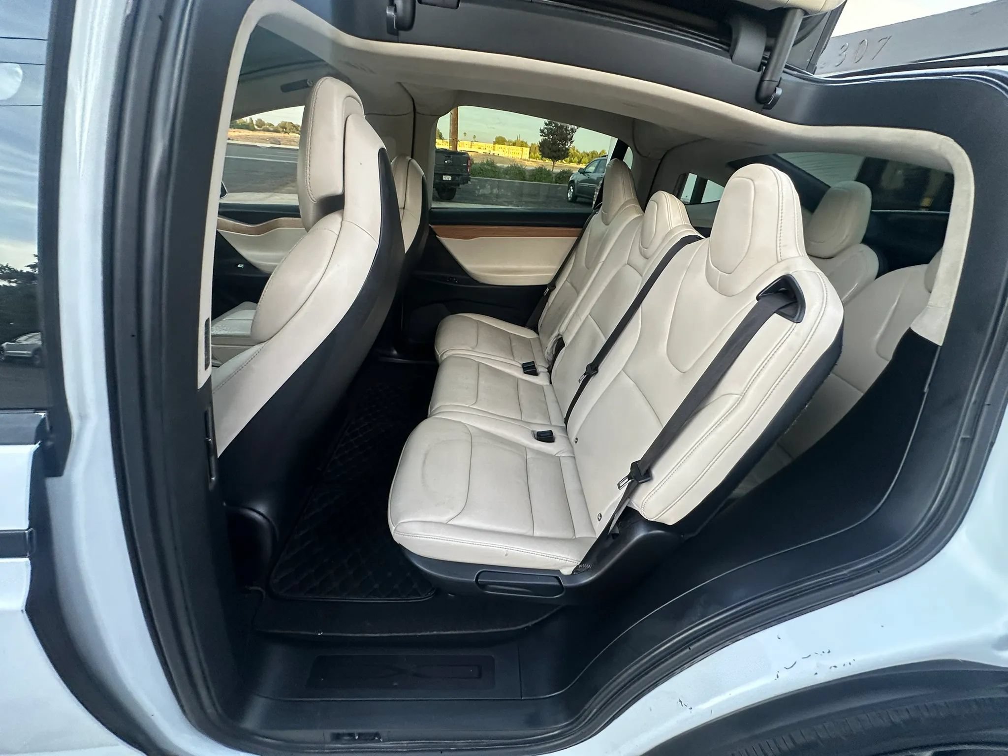 Used 2018 Tesla Model X 75D AWD/4WD image 40