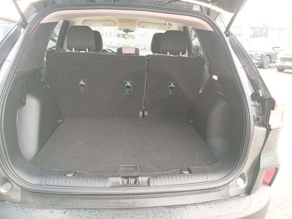 Used 2020 Ford Escape SE image 27