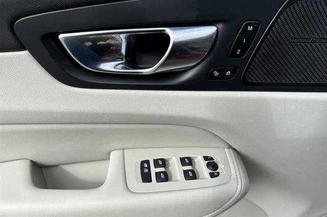 Certified 2023 Volvo XC60 T8 Ultimate image 10