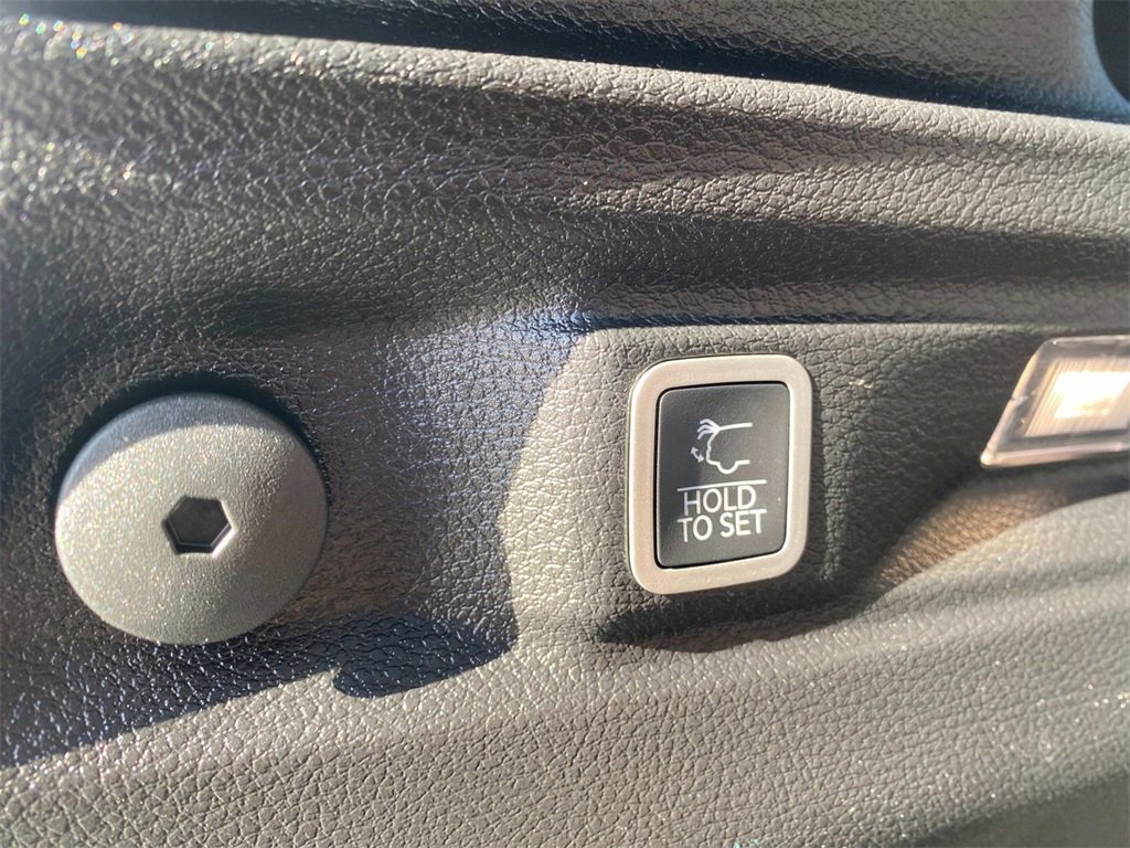 Used 2021 Jeep Grand Cherokee L Limited image 18