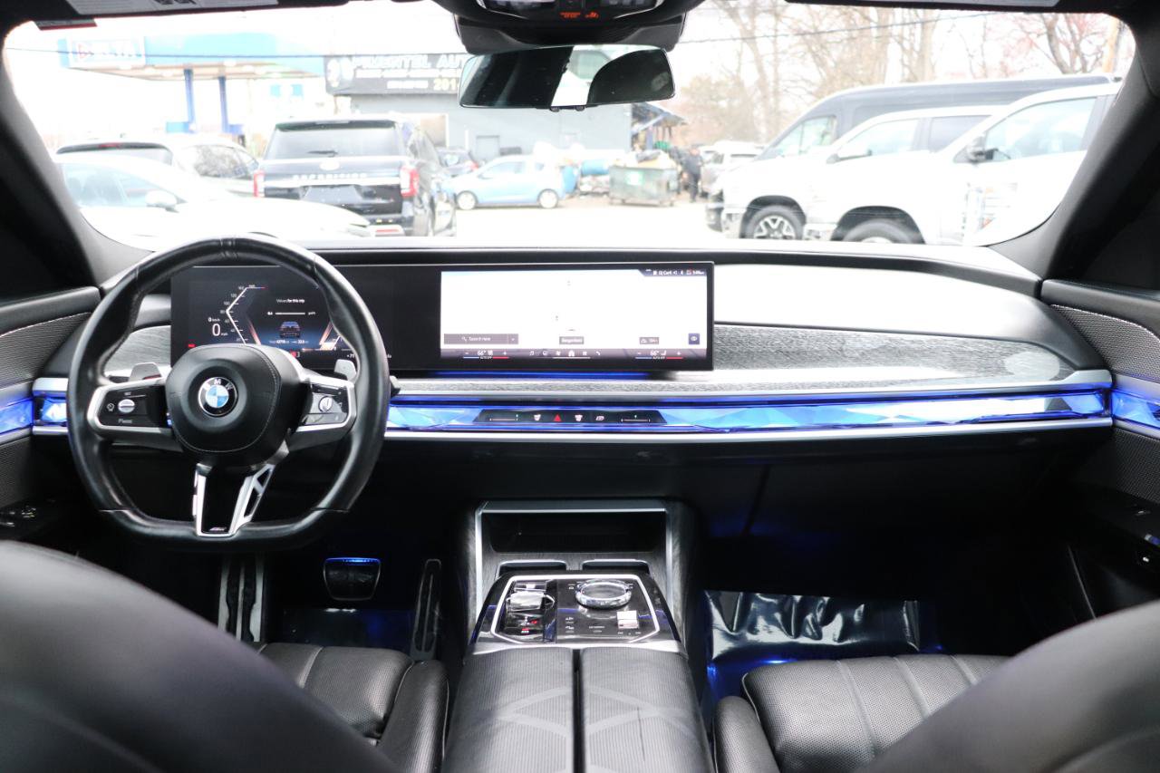 Used 2024 BMW 740i xDrive AWD/4WD image 16
