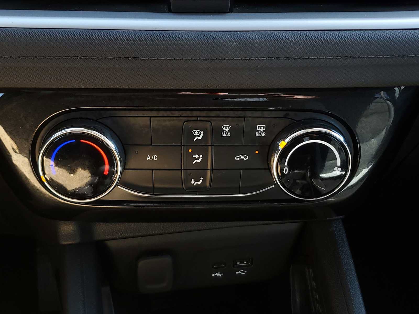 Used 2025 Chevrolet TrailBlazer LT FWD image 24