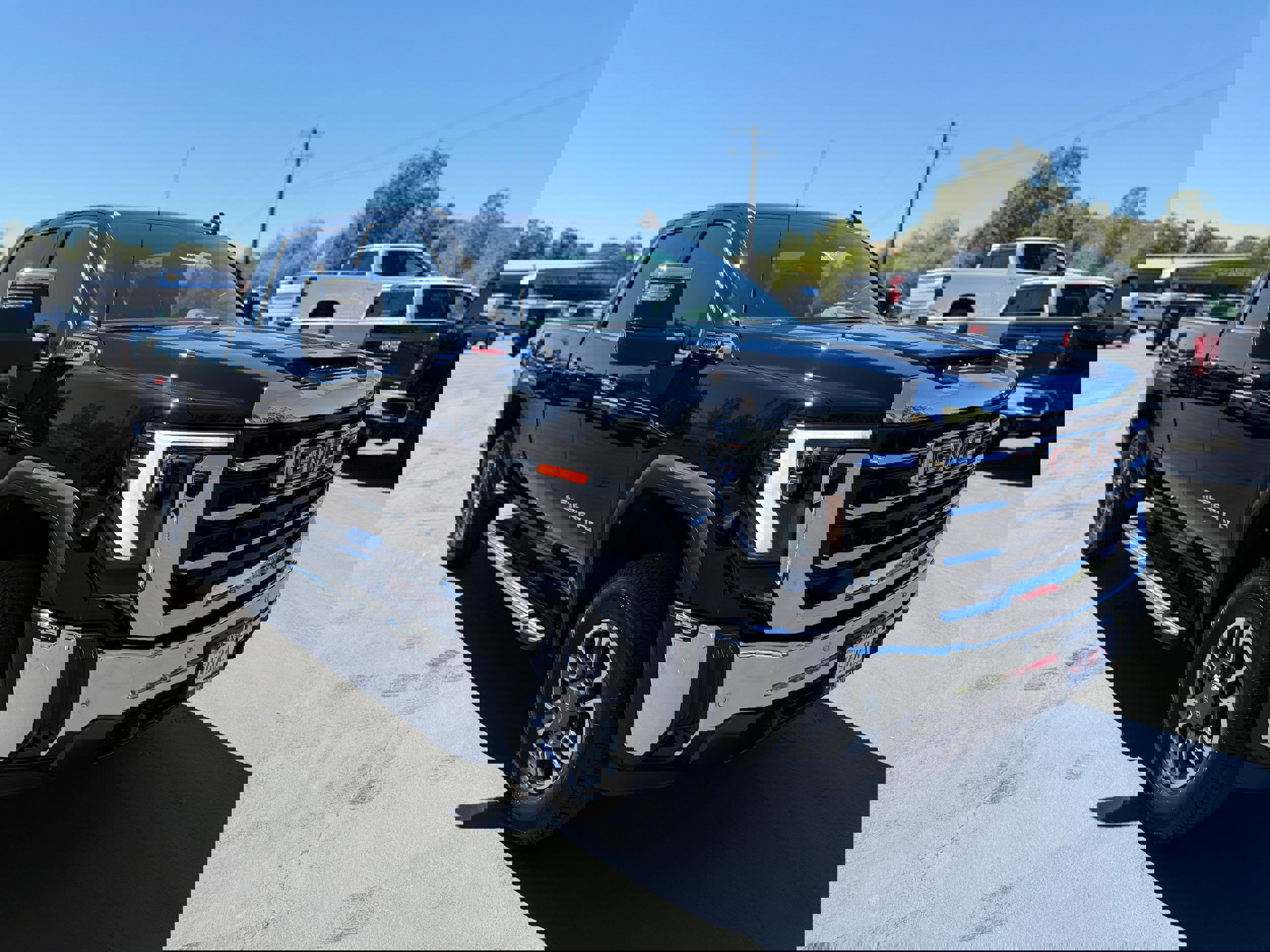 New 2025 GMC Sierra 2500 SLT w/ SLT Premium Package image 3