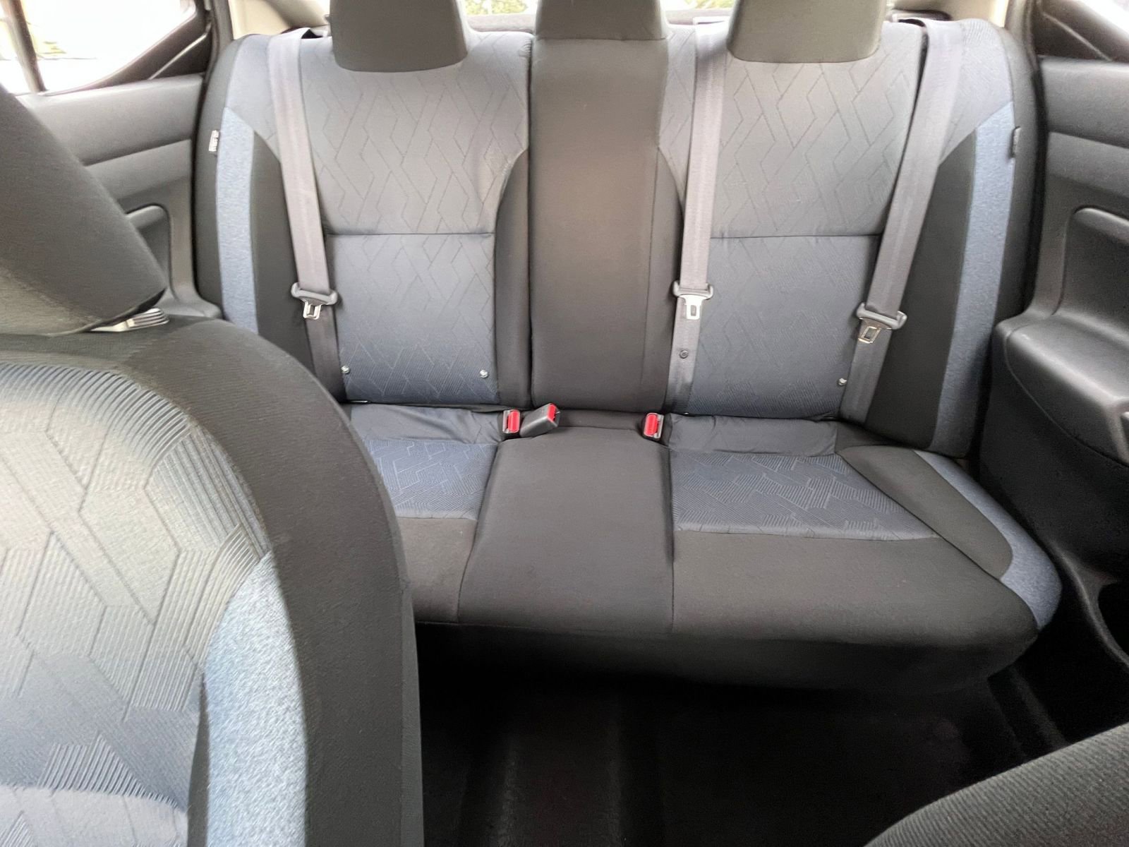 Used 2025 Nissan Versa SV image 38