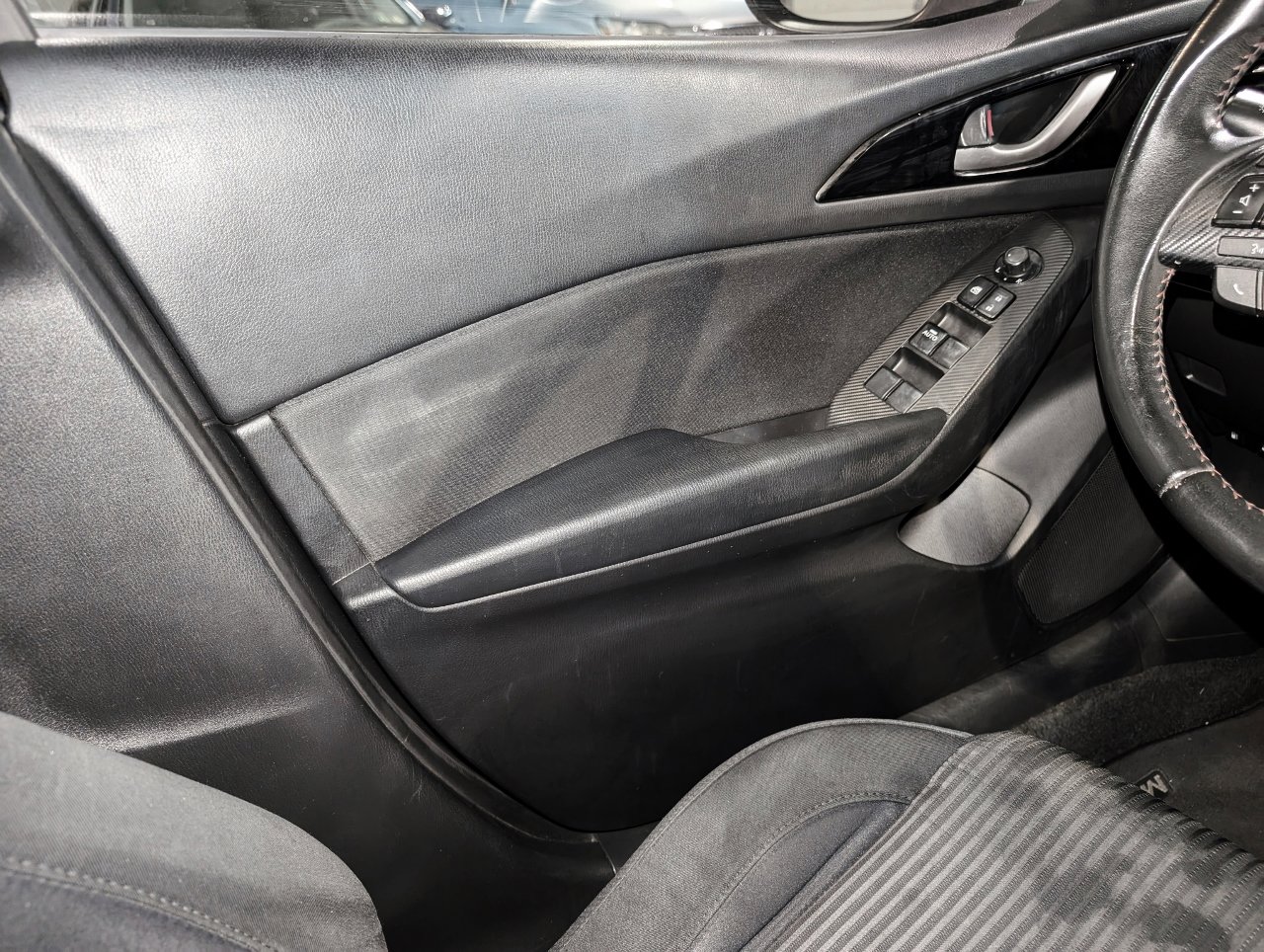 Used 2016 MAZDA MAZDA3 i Touring image 30