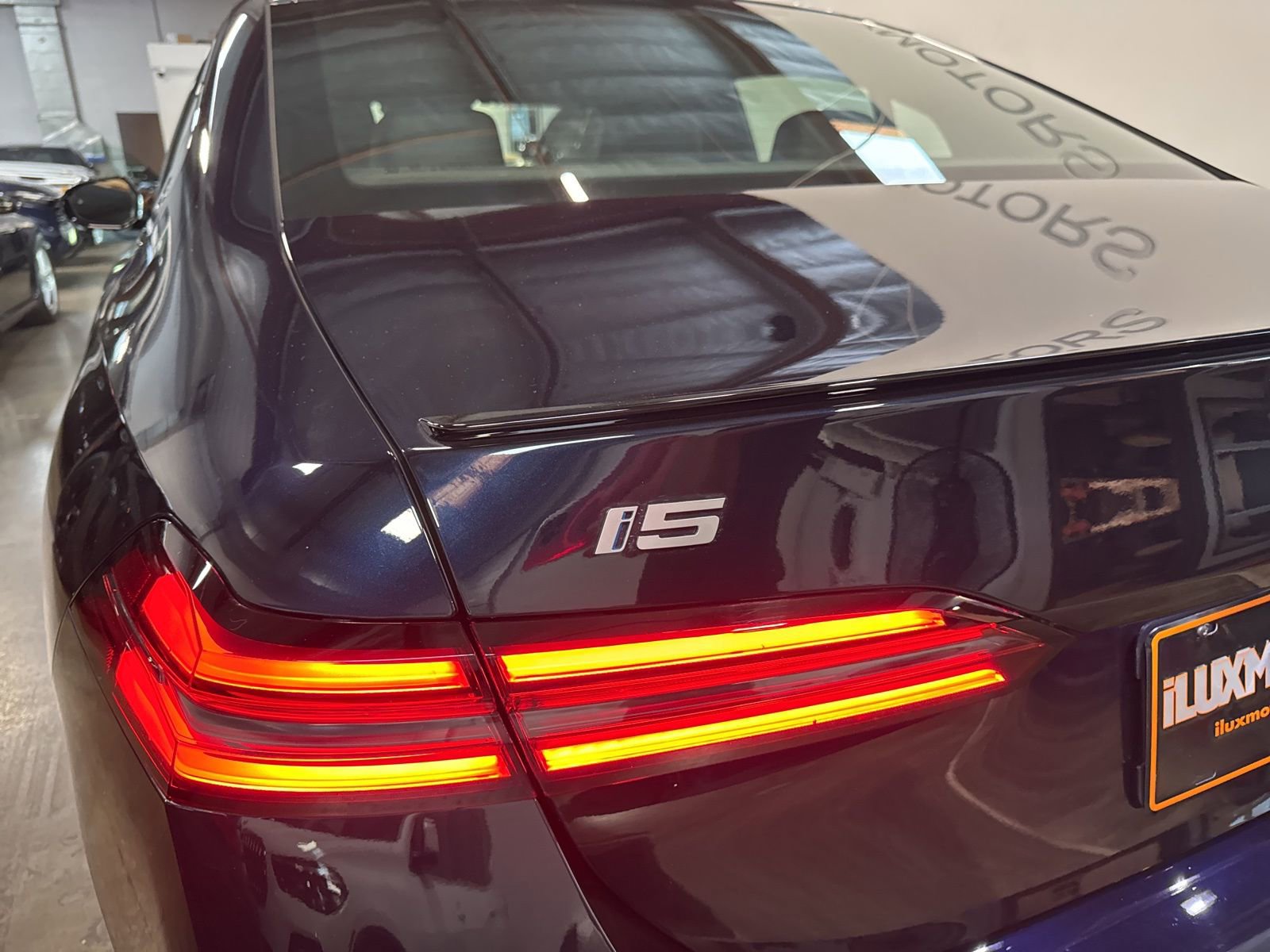 Used 2025 BMW i5 eDrive40i w/ M Sport Package image 11