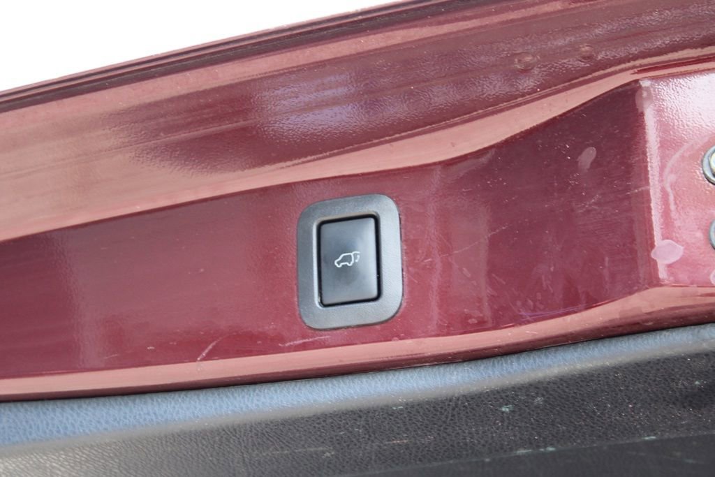 Used 2019 Toyota Highlander Limited image 12