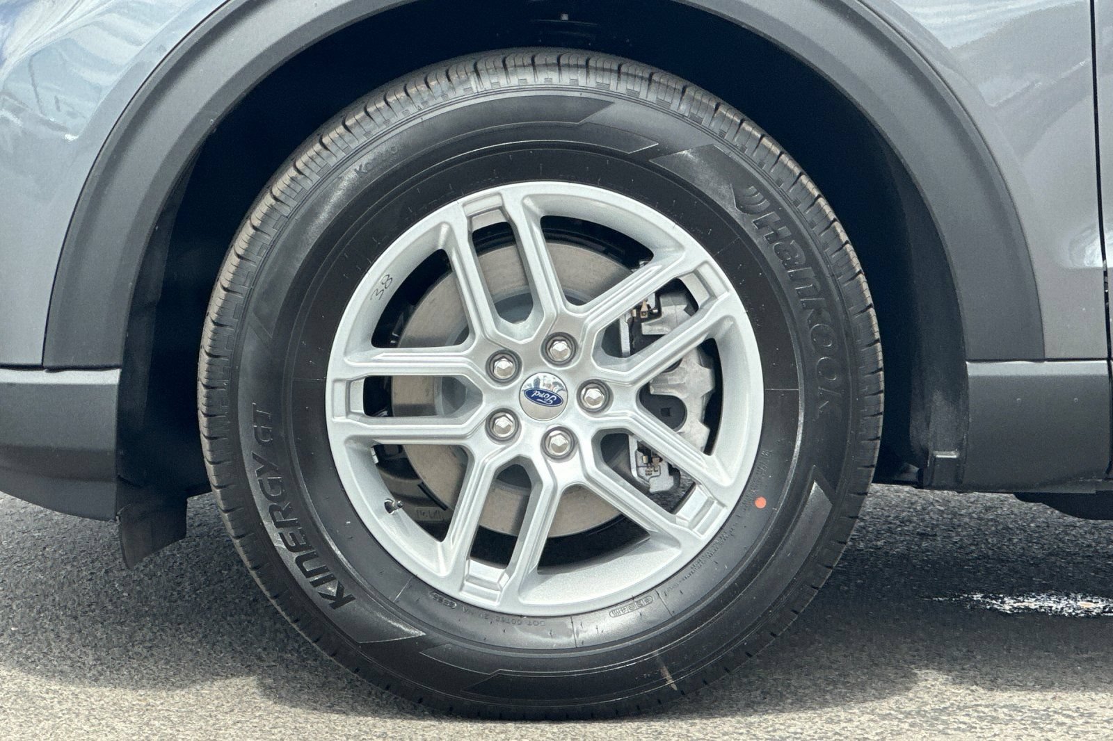 New 2026 Ford Explorer Active w/ Active Comfort Package RWD image 26