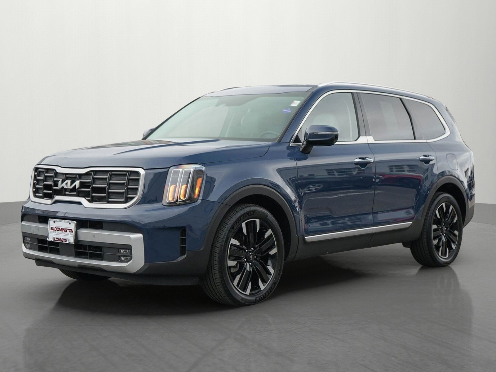 Used 2024 Kia Telluride SX image 3