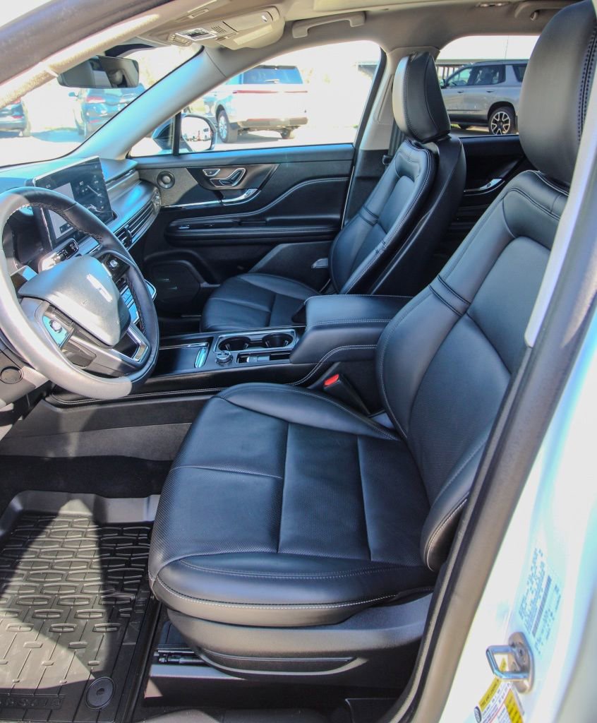 Used 2025 Lincoln Corsair Reserve w/ Equipment Group 202A AWD/4WD image 15