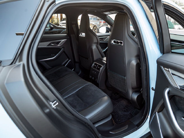 New 2026 Jaguar F-PACE SVR AWD/4WD image 32