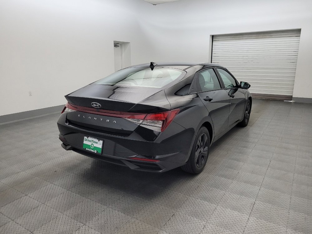 Used 2023 Hyundai Elantra SEL FWD image 9