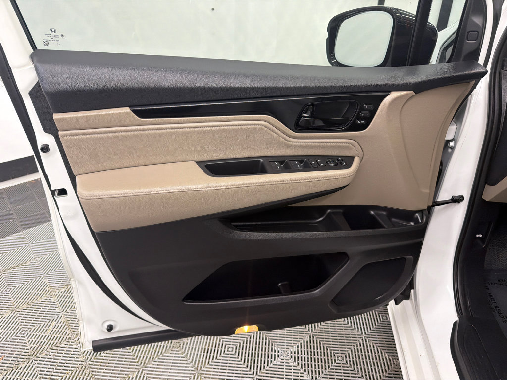 Used 2022 Honda Odyssey Elite image 11