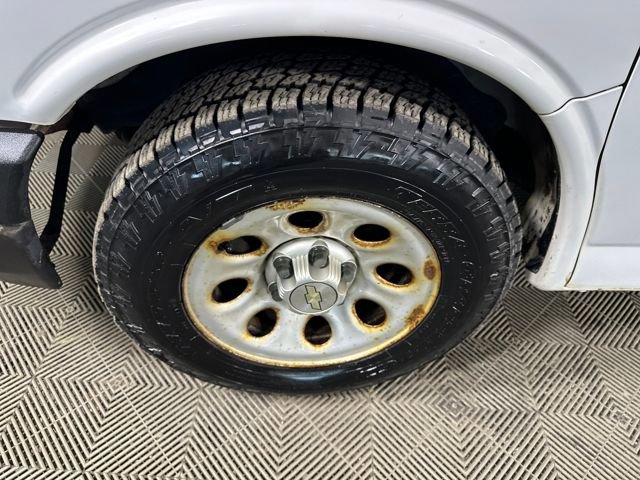 Used 2013 Chevrolet Express 1500 AWD image 10