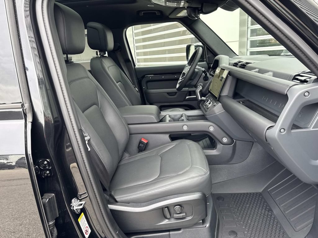 New 2026 Land Rover Defender 110 X-Dynamic SE AWD/4WD image 9